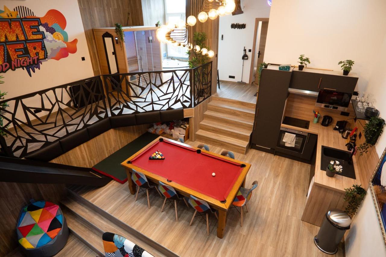 Capsule Luna Park - Jacuzzi - Sauna - Jeux & Arcades - Billard - Netflix & Cinema - Apartamento