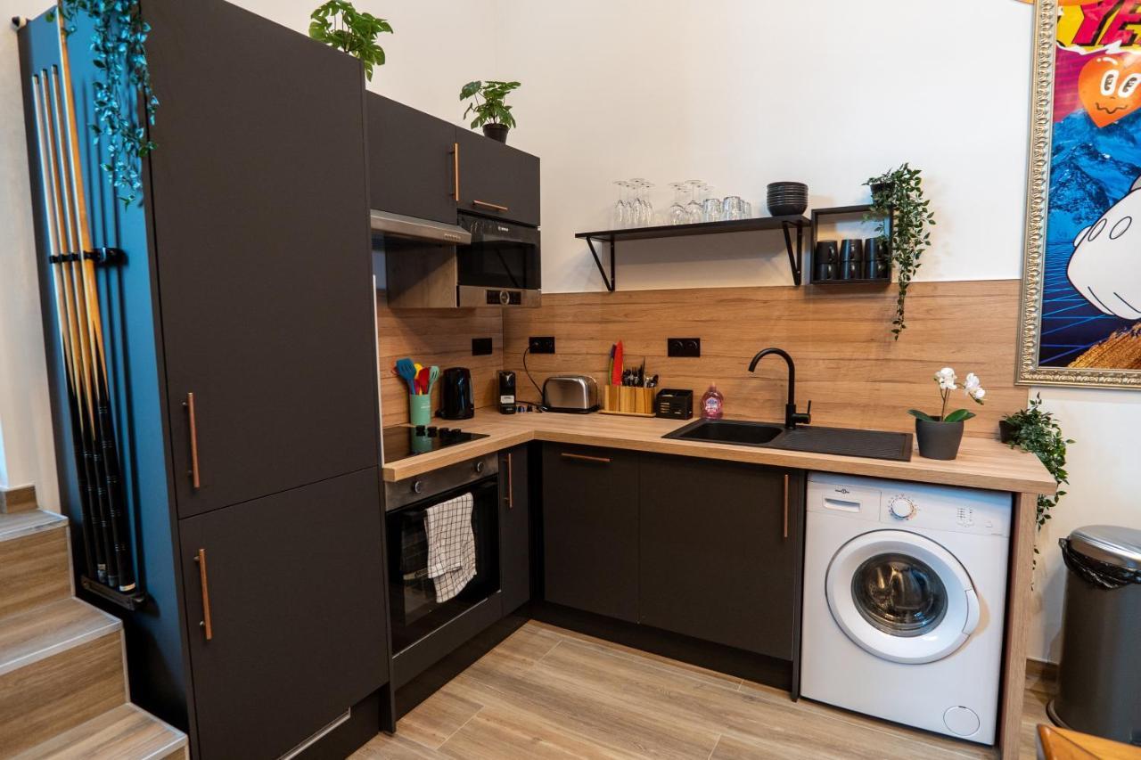 Apartamento Capsule Luna Park - Jacuzzi - Sauna - Jeux & Arcades - Billard - Netflix & Cinema - Valenciennes