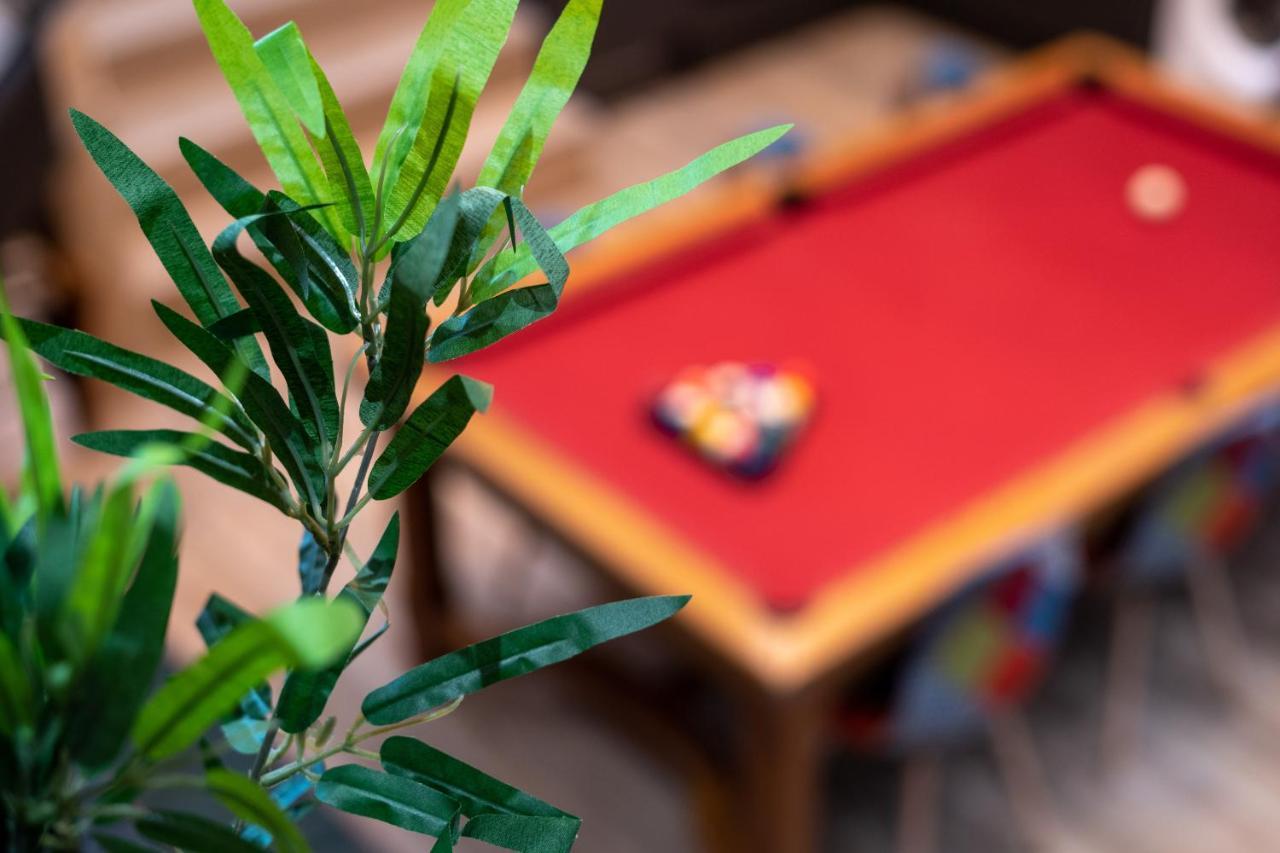 Capsule Luna Park - Jacuzzi - Sauna - Jeux & Arcades - Billard - Netflix & Cinema - * Valenciennes
